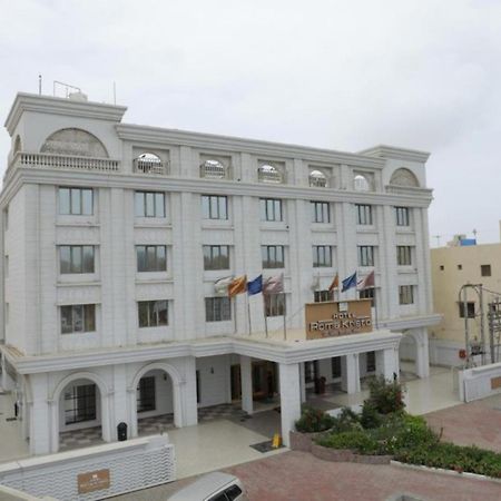 Hotel Roma Kristo Dwarka  Exterior photo